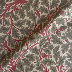 Spill Resistant V&A Oak Tree: Red