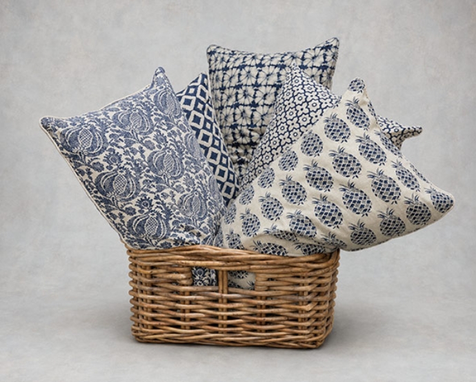 Outlet West Sussex: Scatter cushions in Indigo & Will's printed linens