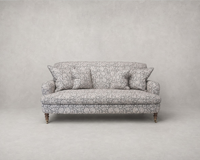 Outlet St Albans: Holmfirth 2.5 seater sofa in V&A Threads of India Varanasi Wilderness Pitch