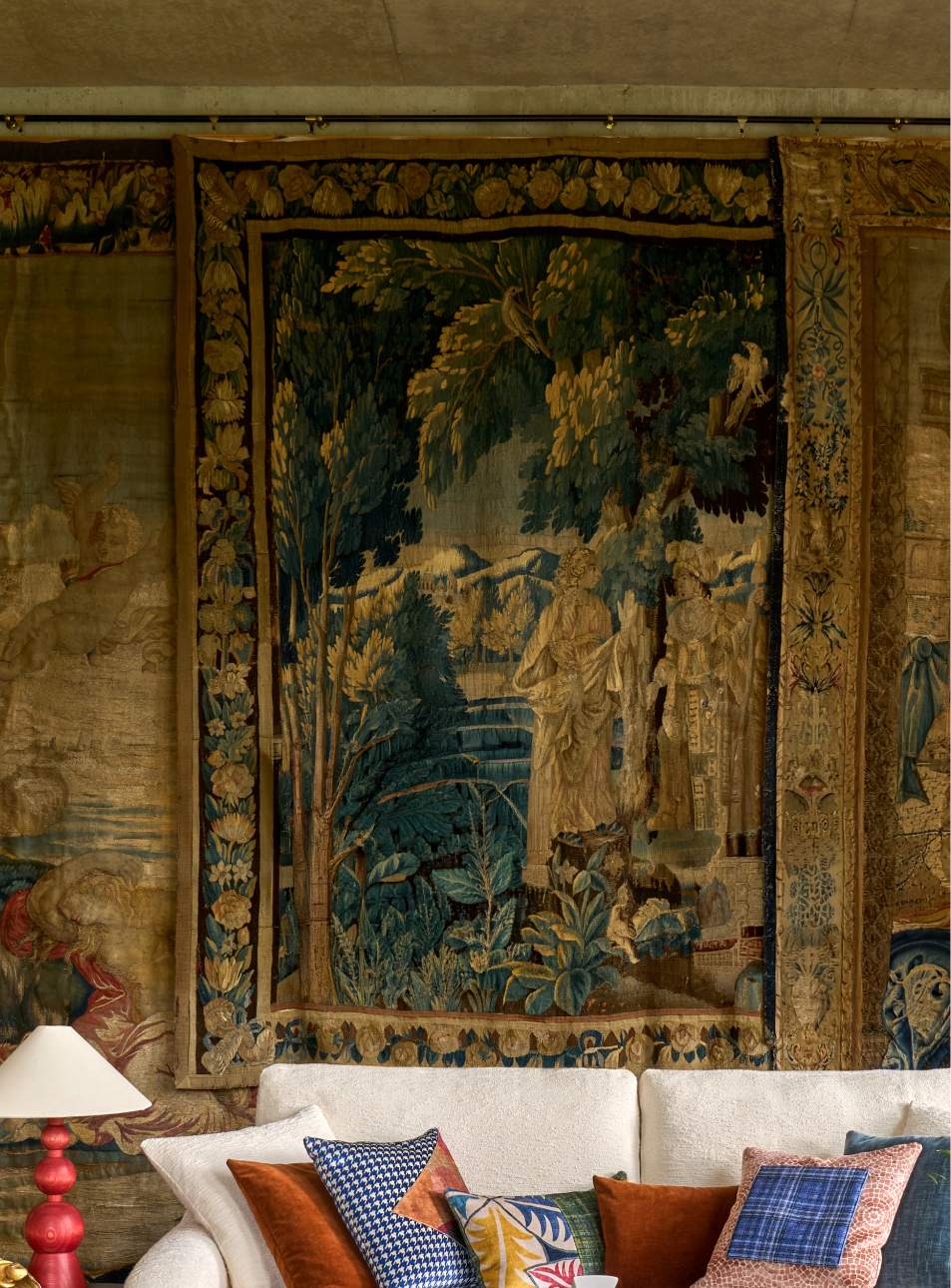 Hanging tapestry