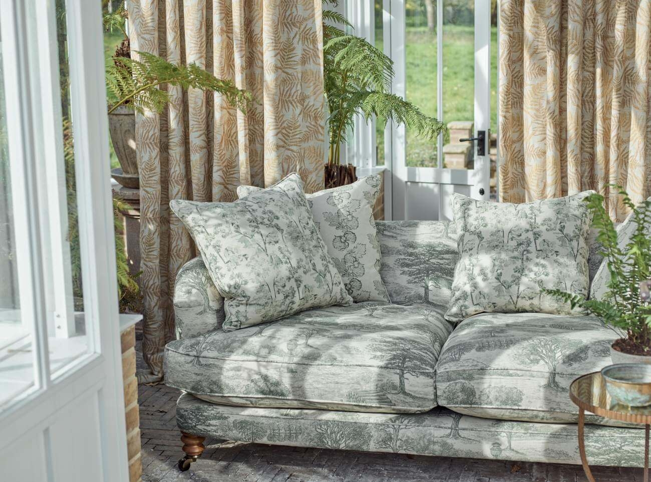 Helmsley 3 seater sofa in Woodland Toile Forest Green